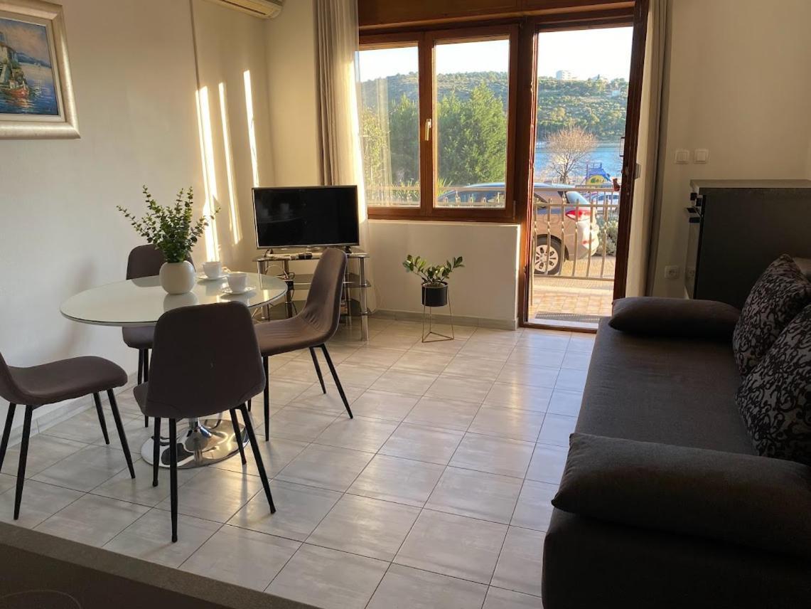 Apartment Kate Трогир Екстериор снимка