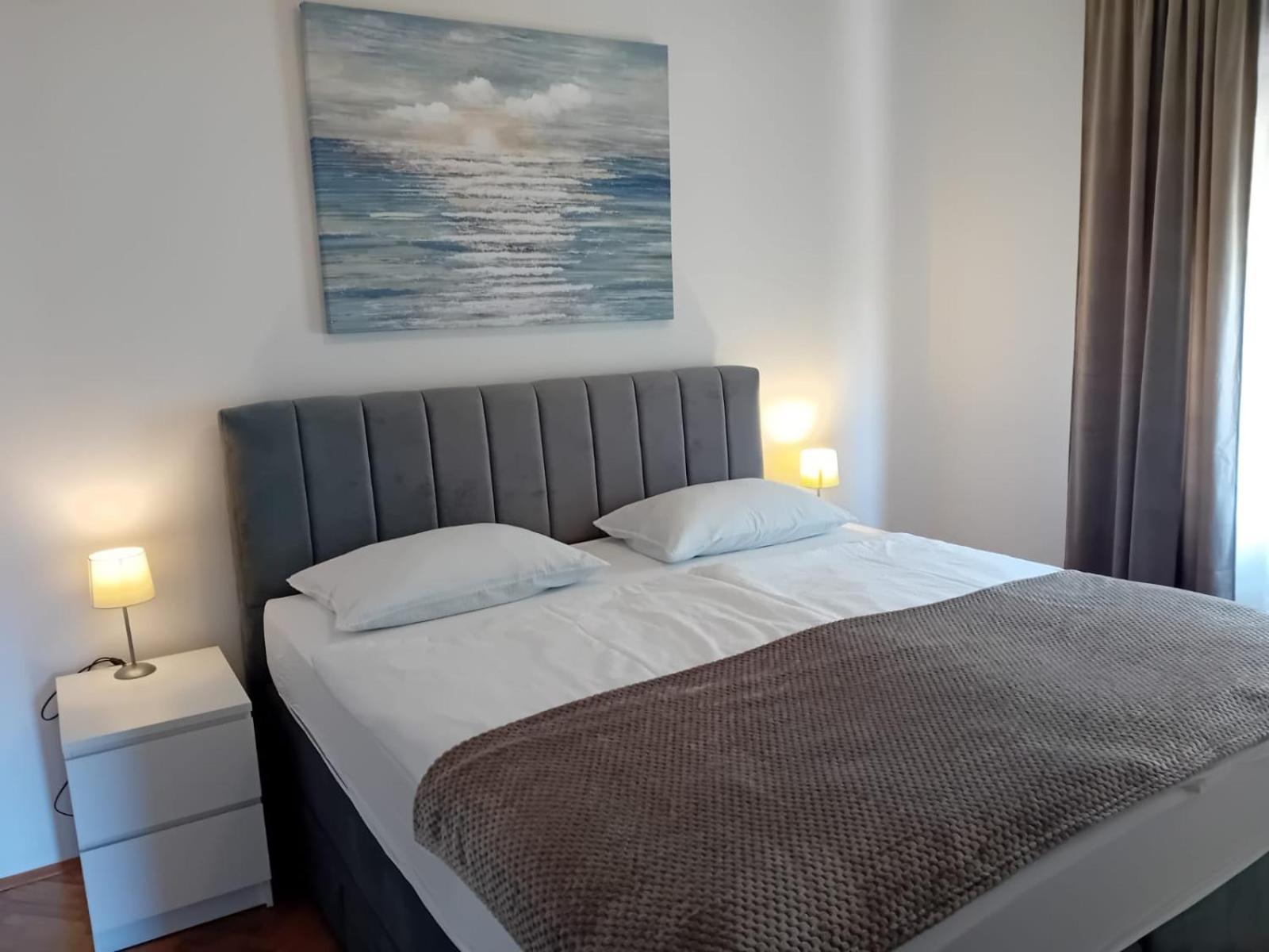 Apartment Kate Трогир Екстериор снимка