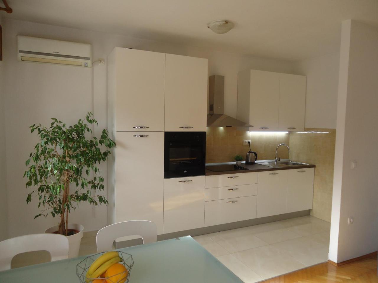 Apartment Kate Трогир Екстериор снимка